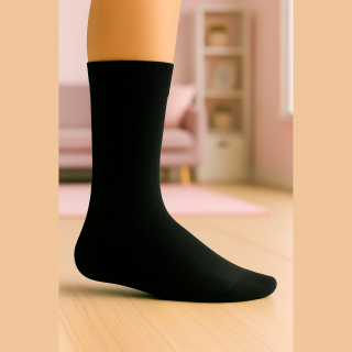 Chaussettes femme SENNA en coton noir – visuel lifestyle – VPC Mania grossiste