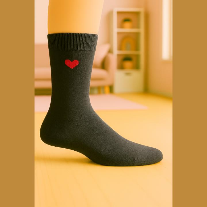 Chaussettes femme SENNA coton – motif cœur – visuel lifestyle – VPC Mania grossiste