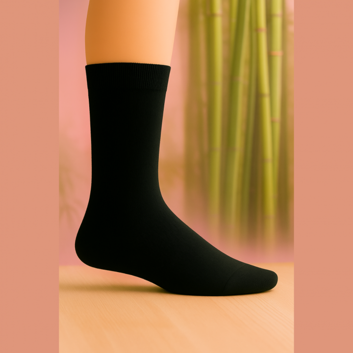 Chaussettes de ville COSMO Bambú noires – fibre de bambou – visuel lifestyle – VPC Mania grossiste