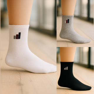 Chaussettes courtes unisexe SENNA en coton – visuel lifestyle tricolore (blanc, gris, noir) – VPC Mania grossiste